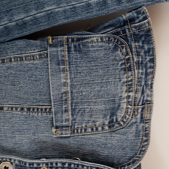 YMI Junior Denim blazer Medium wash. Size Medium - Picture 8 of 16